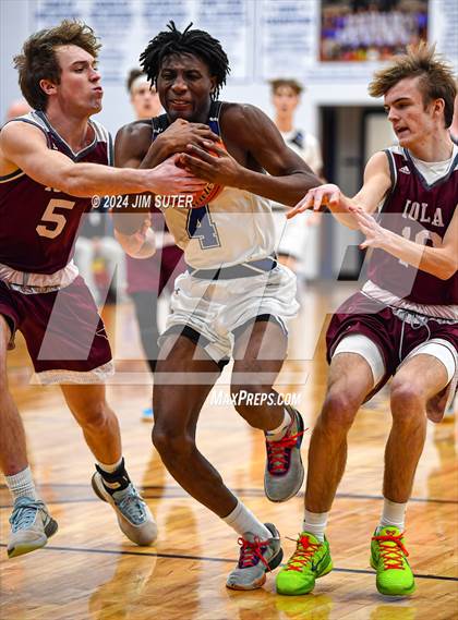 Thumbnail 3 in Mumford vs Iola photogallery.