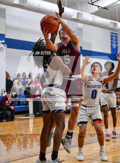 Thumbnail 3 in Mumford vs Iola photogallery.
