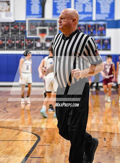 Thumbnail 2 in Mumford vs Iola photogallery.