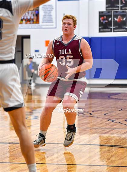 Thumbnail 2 in Mumford vs Iola photogallery.
