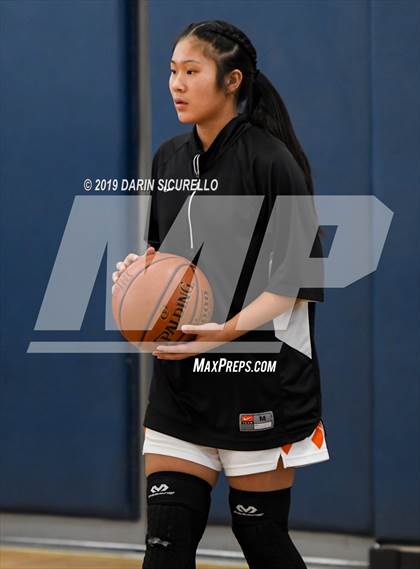 Thumbnail 1 in Huntington Beach vs. Carondelet (NIKE Tournament of Champions) photogallery.