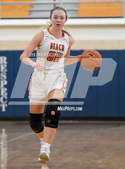 Thumbnail 2 in Huntington Beach vs. Carondelet (NIKE Tournament of Champions) photogallery.