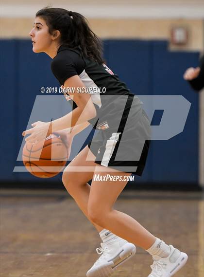 Thumbnail 1 in Huntington Beach vs. Carondelet (NIKE Tournament of Champions) photogallery.