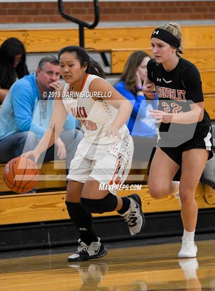 Thumbnail 1 in Huntington Beach vs. Carondelet (NIKE Tournament of Champions) photogallery.