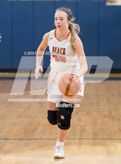 Thumbnail 1 in Huntington Beach vs. Carondelet (NIKE Tournament of Champions) photogallery.