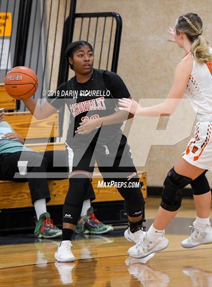 Thumbnail 2 in Huntington Beach vs. Carondelet (NIKE Tournament of Champions) photogallery.