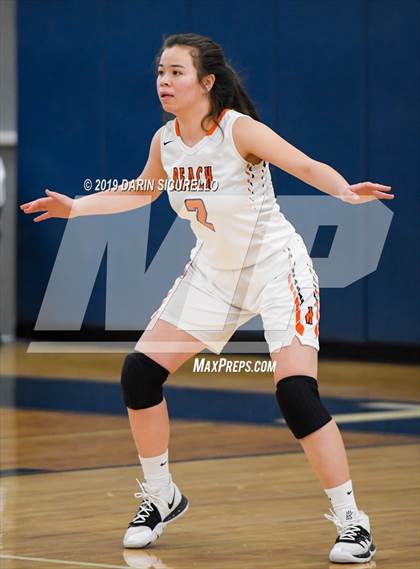 Thumbnail 3 in Huntington Beach vs. Carondelet (NIKE Tournament of Champions) photogallery.
