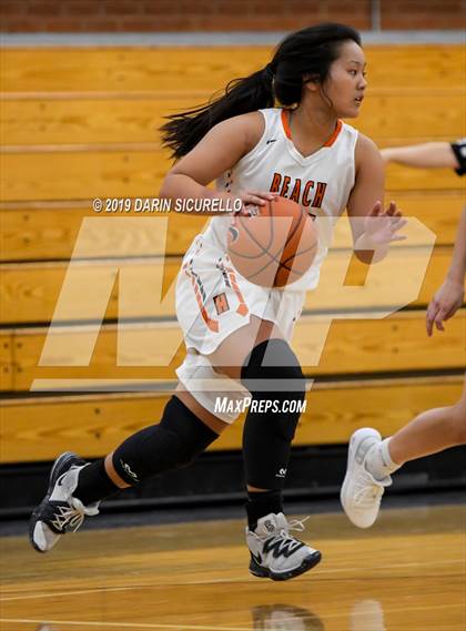 Thumbnail 1 in Huntington Beach vs. Carondelet (NIKE Tournament of Champions) photogallery.