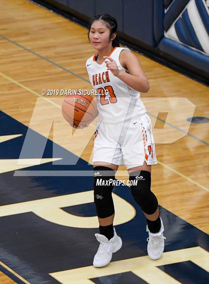 Thumbnail 3 in Huntington Beach vs. Carondelet (NIKE Tournament of Champions) photogallery.