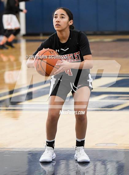 Thumbnail 1 in Huntington Beach vs. Carondelet (NIKE Tournament of Champions) photogallery.