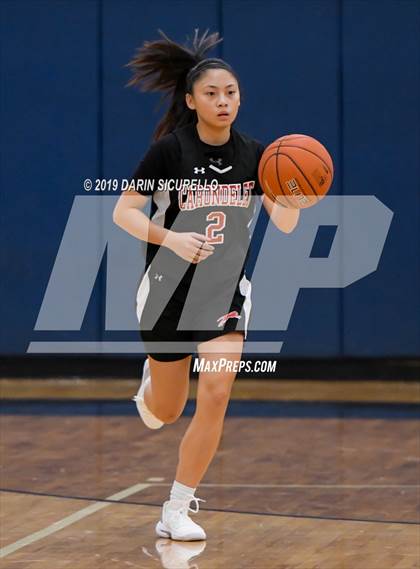 Thumbnail 3 in Huntington Beach vs. Carondelet (NIKE Tournament of Champions) photogallery.
