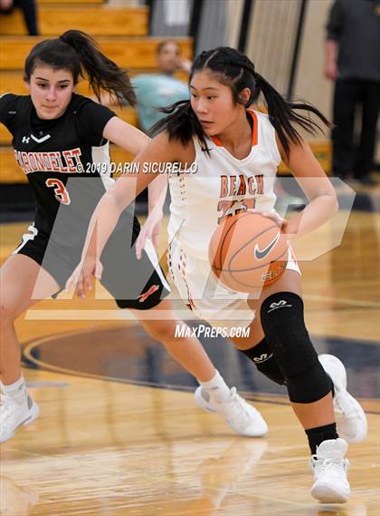 Thumbnail 1 in Huntington Beach vs. Carondelet (NIKE Tournament of Champions) photogallery.