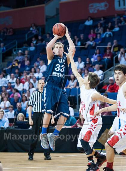 Thumbnail 1 in Vail Christian vs. McClave (CHSAA 1A Final Four) photogallery.