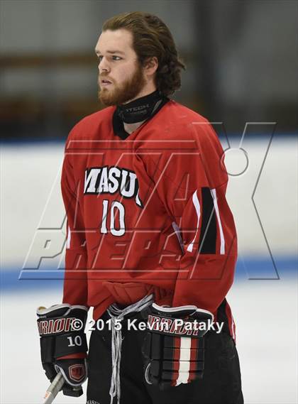 Thumbnail 2 in Masuk vs. E.O. Smith/Tolland (CIAC D3 Final) photogallery.