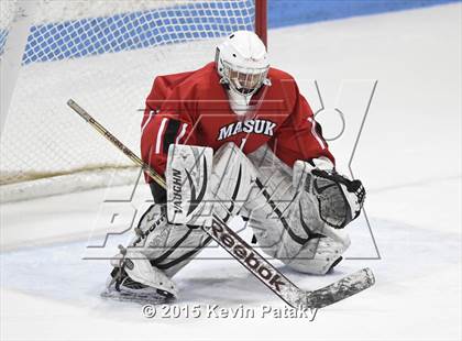 Thumbnail 2 in Masuk vs. E.O. Smith/Tolland (CIAC D3 Final) photogallery.