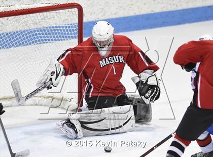 Thumbnail 2 in Masuk vs. E.O. Smith/Tolland (CIAC D3 Final) photogallery.