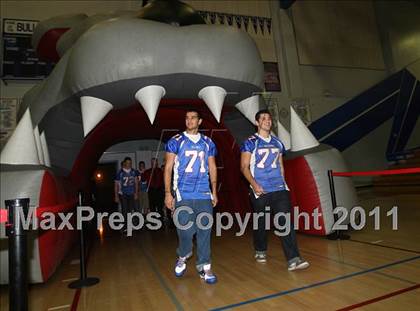 Thumbnail 2 in Folsom Football (Tour of Champions) photogallery.