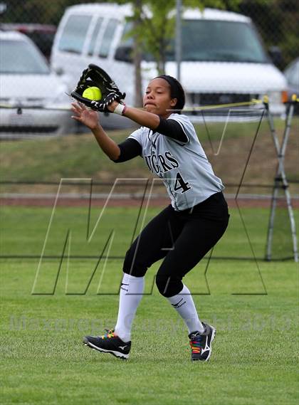 Thumbnail 3 in Oakdale vs. Weston Ranch (Nor Cal Classic) photogallery.