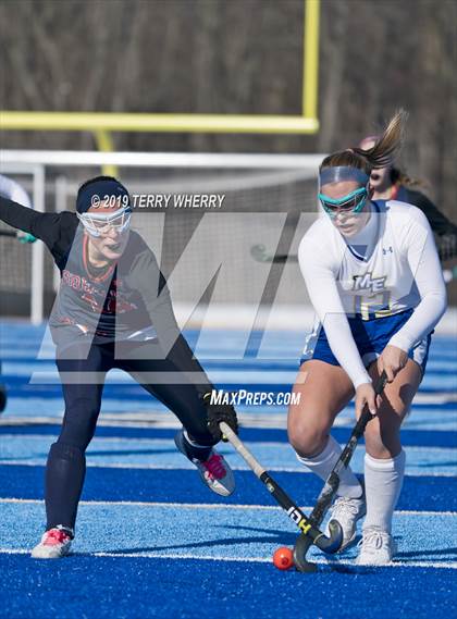 Thumbnail 2 in Maine-Endwell vs. Greeley (NYSPHSAA  Class A Championship) photogallery.