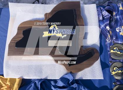 Thumbnail 2 in Maine-Endwell vs. Greeley (NYSPHSAA  Class A Championship) photogallery.