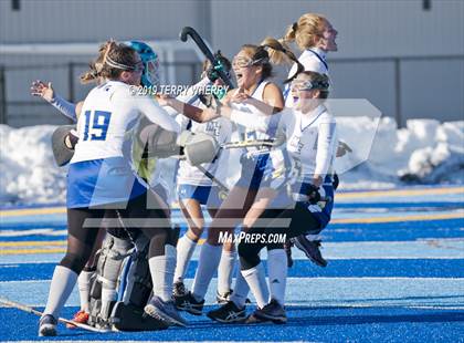 Thumbnail 2 in Maine-Endwell vs. Greeley (NYSPHSAA  Class A Championship) photogallery.