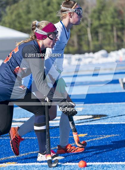 Thumbnail 2 in Maine-Endwell vs. Greeley (NYSPHSAA  Class A Championship) photogallery.