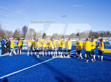 Thumbnail 3 in Maine-Endwell vs. Greeley (NYSPHSAA  Class A Championship) photogallery.