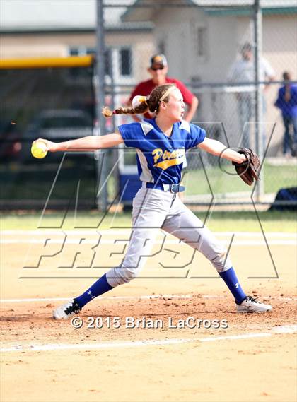 Thumbnail 1 in West Nassau vs Fernandina Beach (FHSAA 4A Playoff) photogallery.