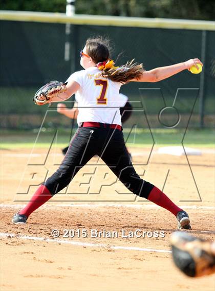 Thumbnail 3 in West Nassau vs Fernandina Beach (FHSAA 4A Playoff) photogallery.