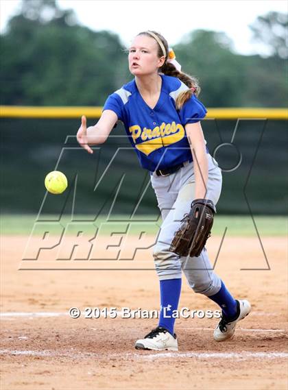 Thumbnail 2 in West Nassau vs Fernandina Beach (FHSAA 4A Playoff) photogallery.