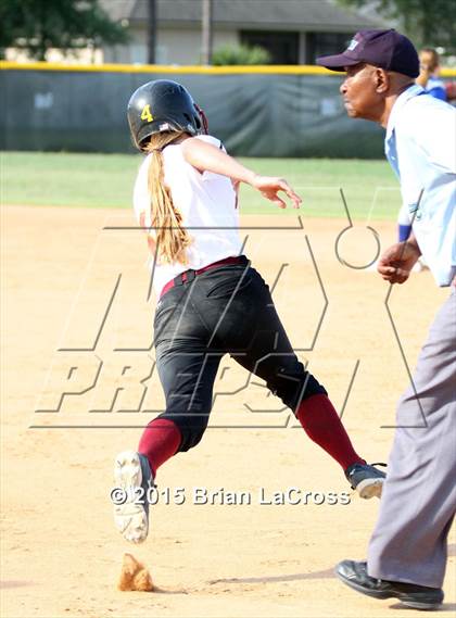 Thumbnail 2 in West Nassau vs Fernandina Beach (FHSAA 4A Playoff) photogallery.