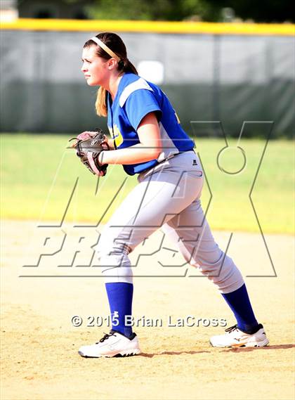 Thumbnail 3 in West Nassau vs Fernandina Beach (FHSAA 4A Playoff) photogallery.