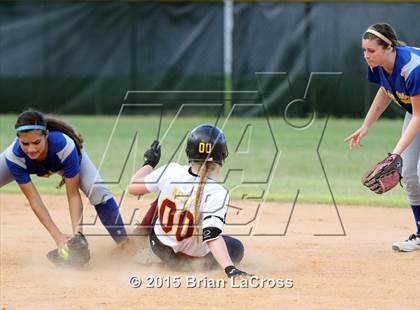 Thumbnail 1 in West Nassau vs Fernandina Beach (FHSAA 4A Playoff) photogallery.