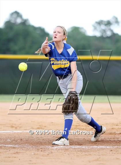 Thumbnail 2 in West Nassau vs Fernandina Beach (FHSAA 4A Playoff) photogallery.