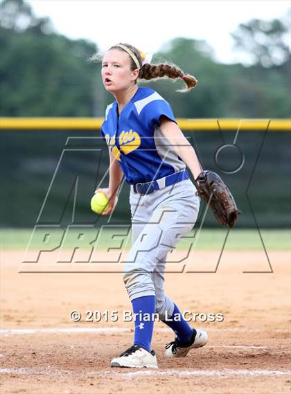 Thumbnail 1 in West Nassau vs Fernandina Beach (FHSAA 4A Playoff) photogallery.