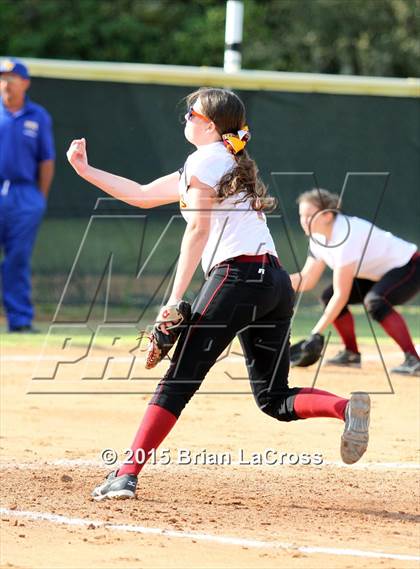 Thumbnail 2 in West Nassau vs Fernandina Beach (FHSAA 4A Playoff) photogallery.