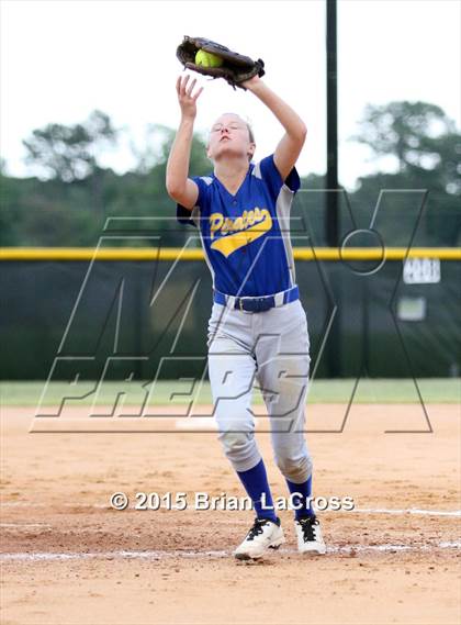 Thumbnail 2 in West Nassau vs Fernandina Beach (FHSAA 4A Playoff) photogallery.