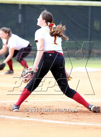 Thumbnail 3 in West Nassau vs Fernandina Beach (FHSAA 4A Playoff) photogallery.