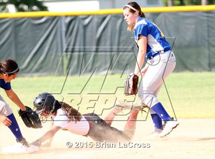 Thumbnail 1 in West Nassau vs Fernandina Beach (FHSAA 4A Playoff) photogallery.