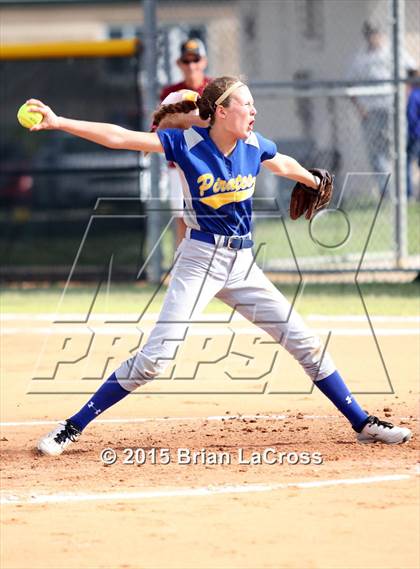 Thumbnail 2 in West Nassau vs Fernandina Beach (FHSAA 4A Playoff) photogallery.