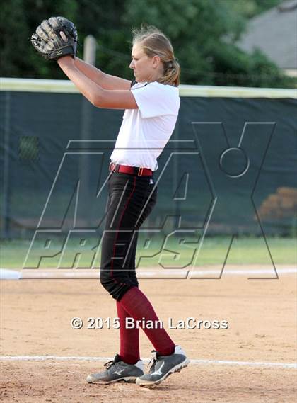 Thumbnail 2 in West Nassau vs Fernandina Beach (FHSAA 4A Playoff) photogallery.