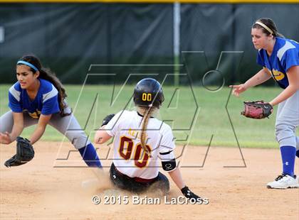 Thumbnail 2 in West Nassau vs Fernandina Beach (FHSAA 4A Playoff) photogallery.