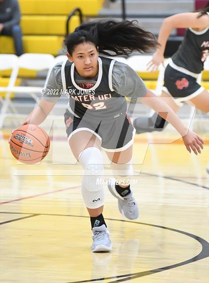 Thumbnail 3 in Mater Dei vs. Perry (Hoophall West)  photogallery.