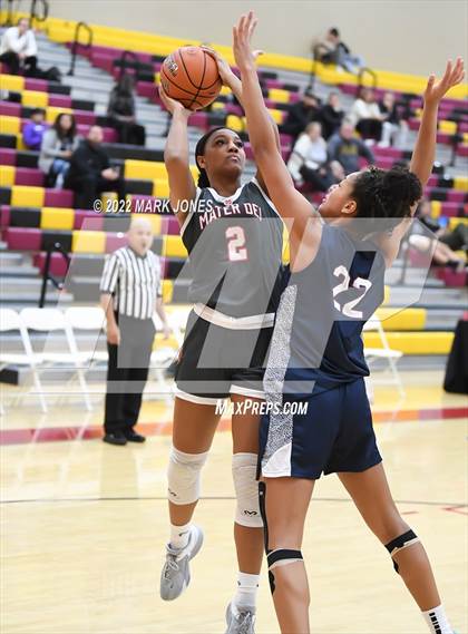 Thumbnail 2 in Mater Dei vs. Perry (Hoophall West)  photogallery.