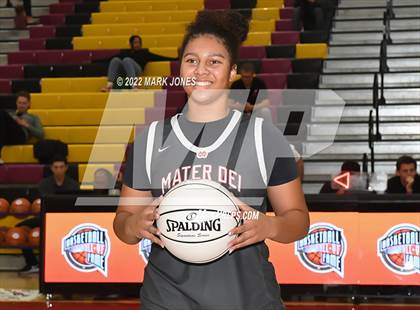 Thumbnail 1 in Mater Dei vs. Perry (Hoophall West)  photogallery.