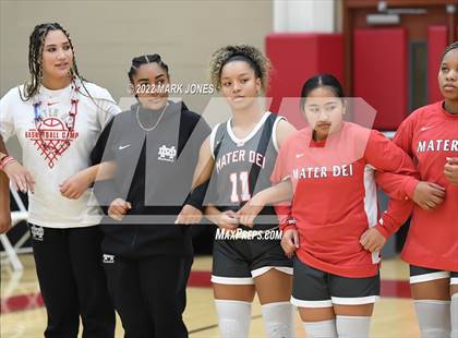 Thumbnail 2 in Mater Dei vs. Perry (Hoophall West)  photogallery.