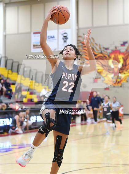 Thumbnail 1 in Mater Dei vs. Perry (Hoophall West)  photogallery.