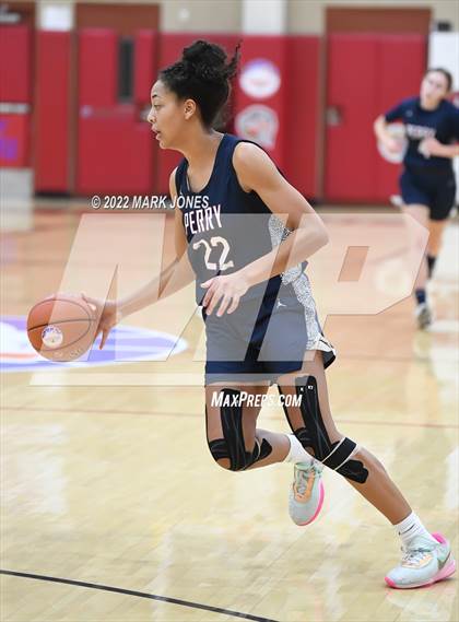 Thumbnail 2 in Mater Dei vs. Perry (Hoophall West)  photogallery.