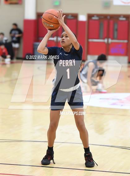 Thumbnail 1 in Mater Dei vs. Perry (Hoophall West)  photogallery.