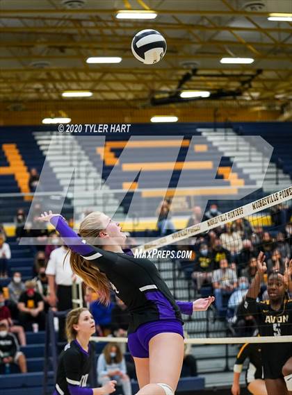 Thumbnail 3 in Brownsburg vs. Avon (IHSAA 4A Sectional Championship) photogallery.